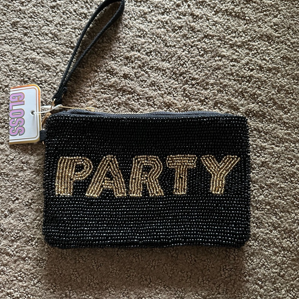 Beaded wristlet